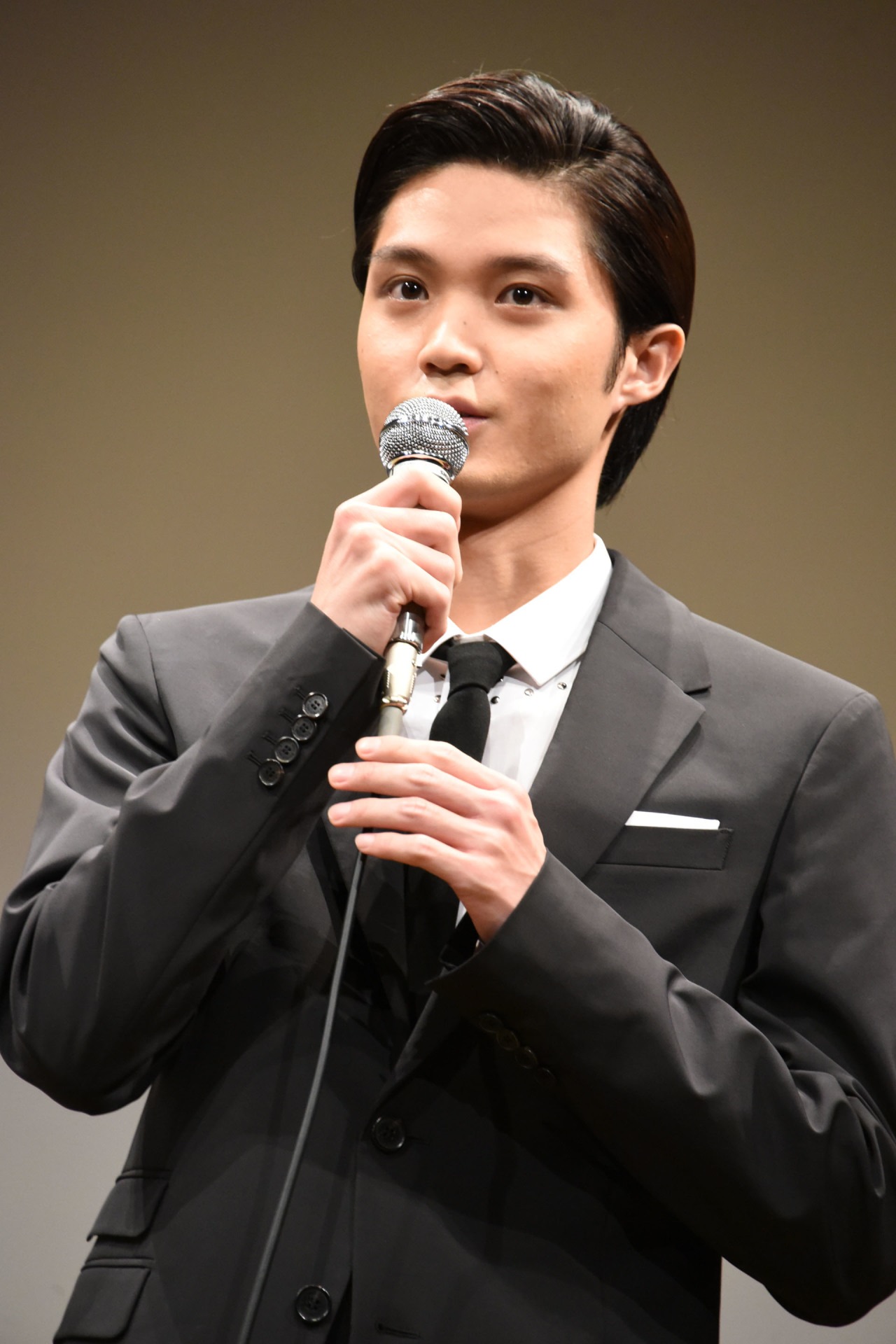 磯村勇斗