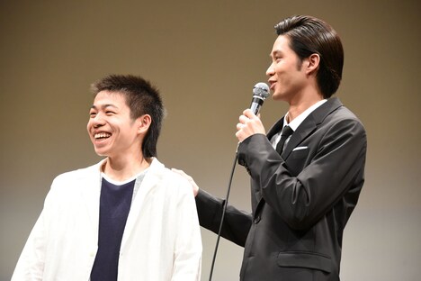 左から宮嵜瑛太、磯村勇斗。