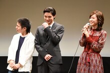 左から宮嵜瑛太、磯村勇斗、白石聖。