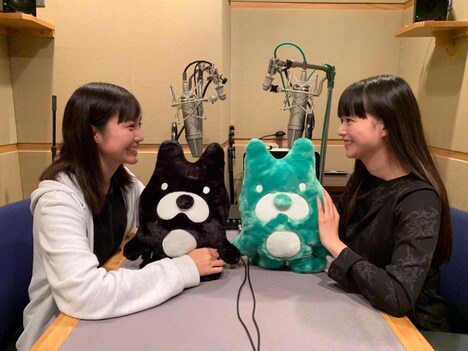 左から松本花奈、夏子。