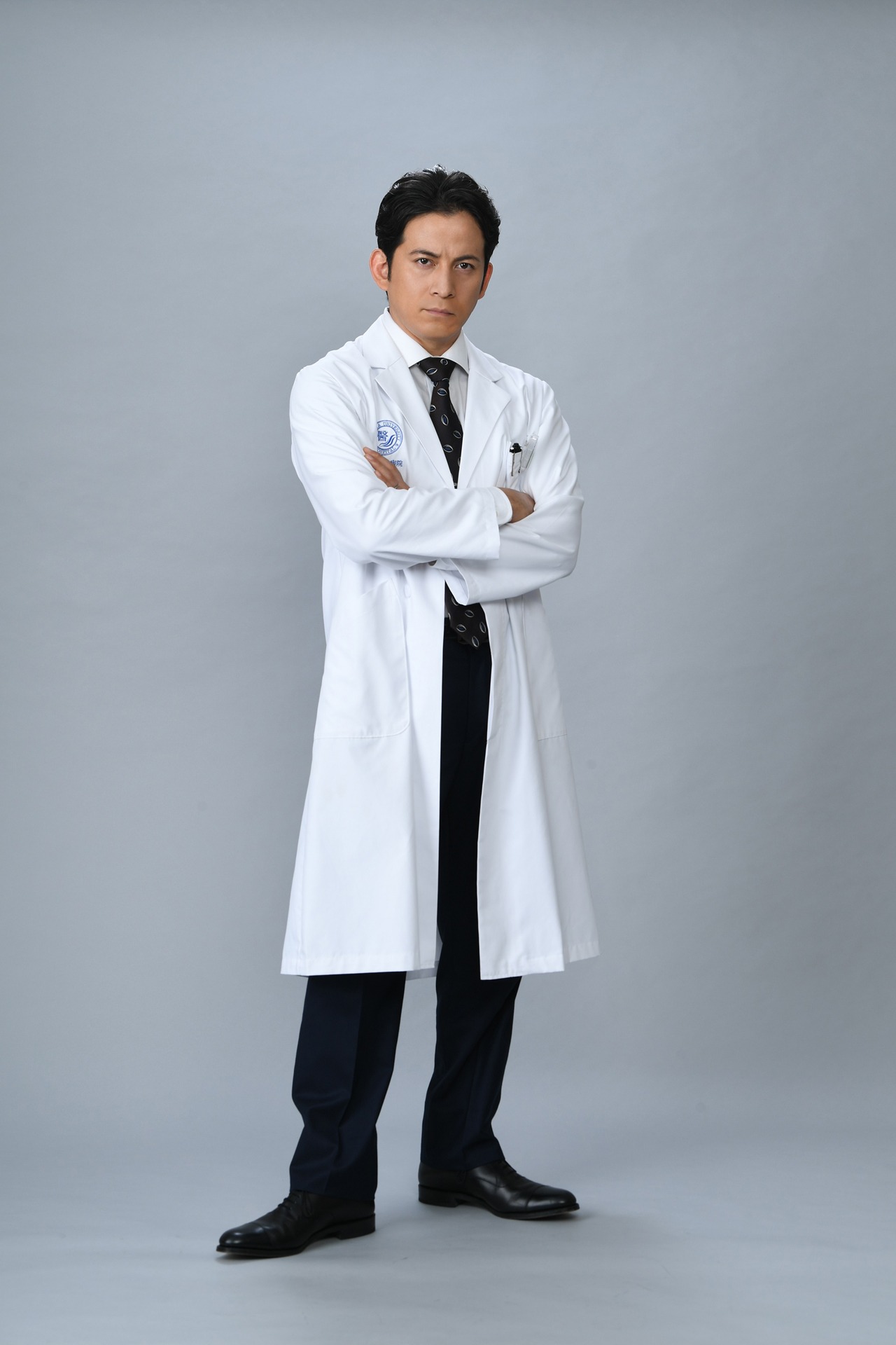 ドラマ「白い巨塔」より、岡田准一演じる財前五郎。