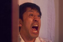 「魔法少年☆ワイルドバージン」より、濱津隆之演じる小池誠二郎。