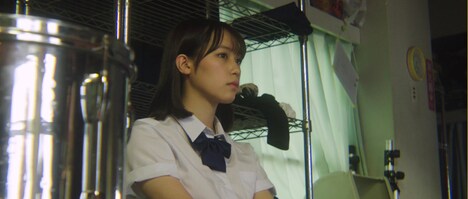 「無限ファンデーション」より、南沙良演じる未来。