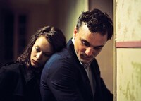 「未来を乗り換えた男」