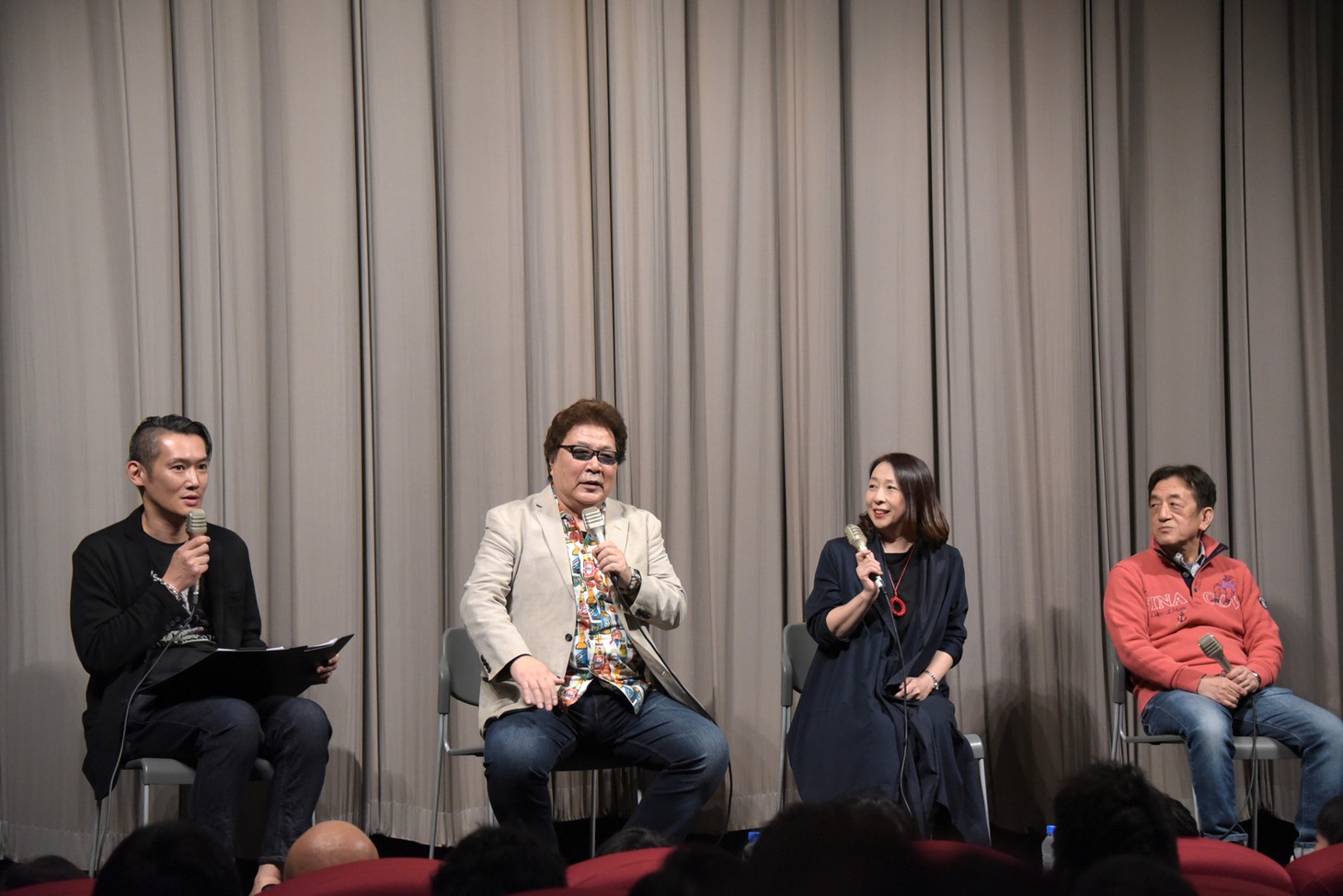 左からてらさわホーク、玄田哲章、土井美加、平田勝茂。