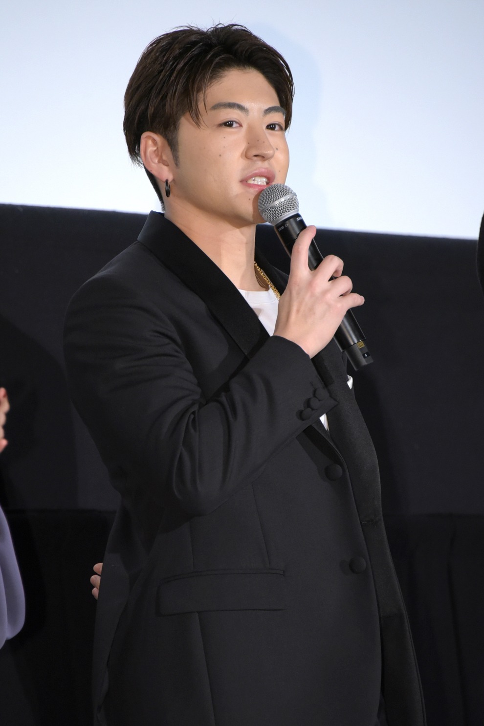 佐野玲於