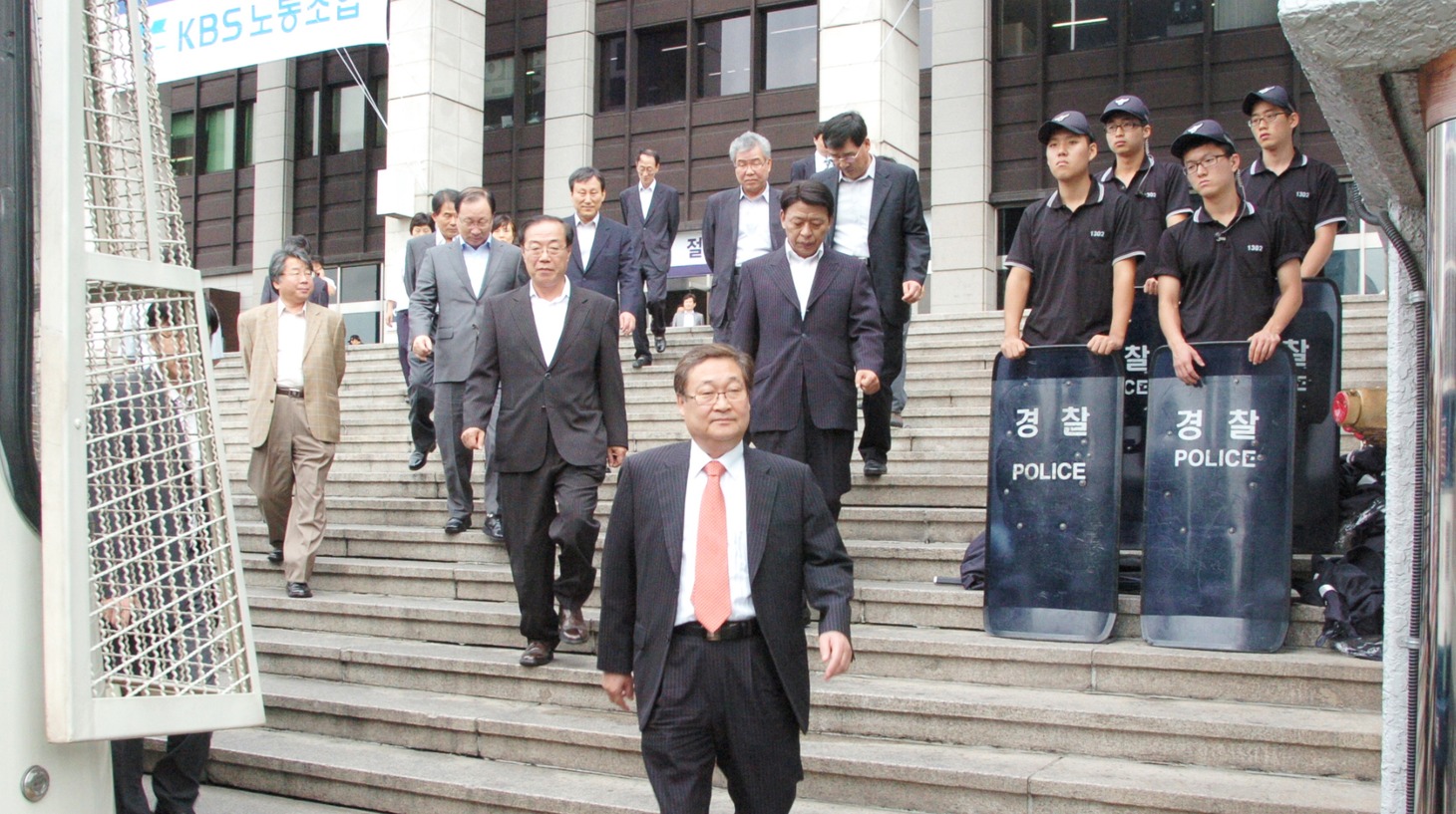 「共犯者たち」