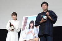 左から川栄李奈、瀬木直貴。