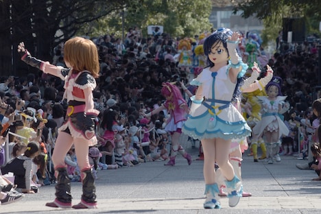 左からキュアブラック、キュアホワイト。