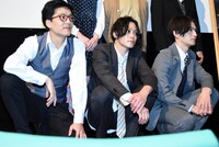 「ONLY SILVER FISH - WATER TANK OF MARY'S ROOM」完成披露舞台挨拶の様子。