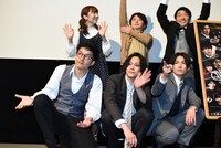 「ONLY SILVER FISH - WATER TANK OF MARY'S ROOM」完成披露舞台挨拶の様子。