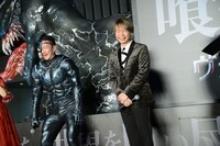 左から中村獅童、諏訪部順一。