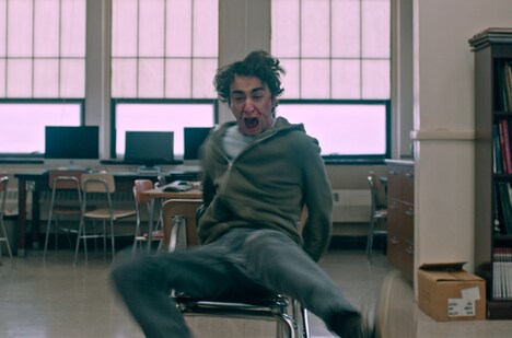 「ヘレディタリー／継承」より、アレックス・ウォルフ演じるピーター。