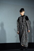 登場する杉咲花。