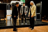 KAAT神奈川芸術劇場プロデュース「セールスマンの死」稽古より。（撮影：細野晋司）
