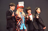 左から畠中祐、DJ KOO、寺島惇太、武内駿輔。