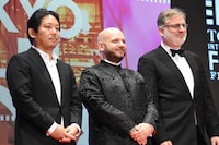 左から入江悠、パオロ・ベルトリン、ノア・コーワン。