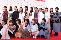 「21世紀の女の子」のキャストとスタッフ。