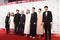 「詩人」のキャストとスタッフ。