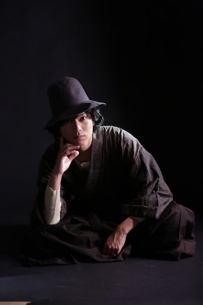 スペシャルドラマ「犬神家の一族」で金田一耕助を演じる加藤シゲアキ。