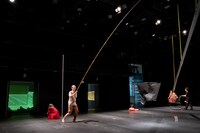 第17回AAF戯曲賞受賞記念公演「シティIII」より。（撮影：羽鳥直志）