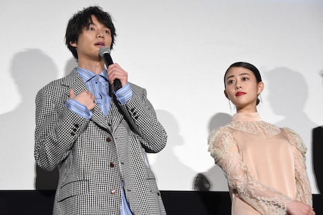 左から福士蒼汰、高畑充希。