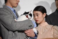 ナナと見つめ合う高畑充希。