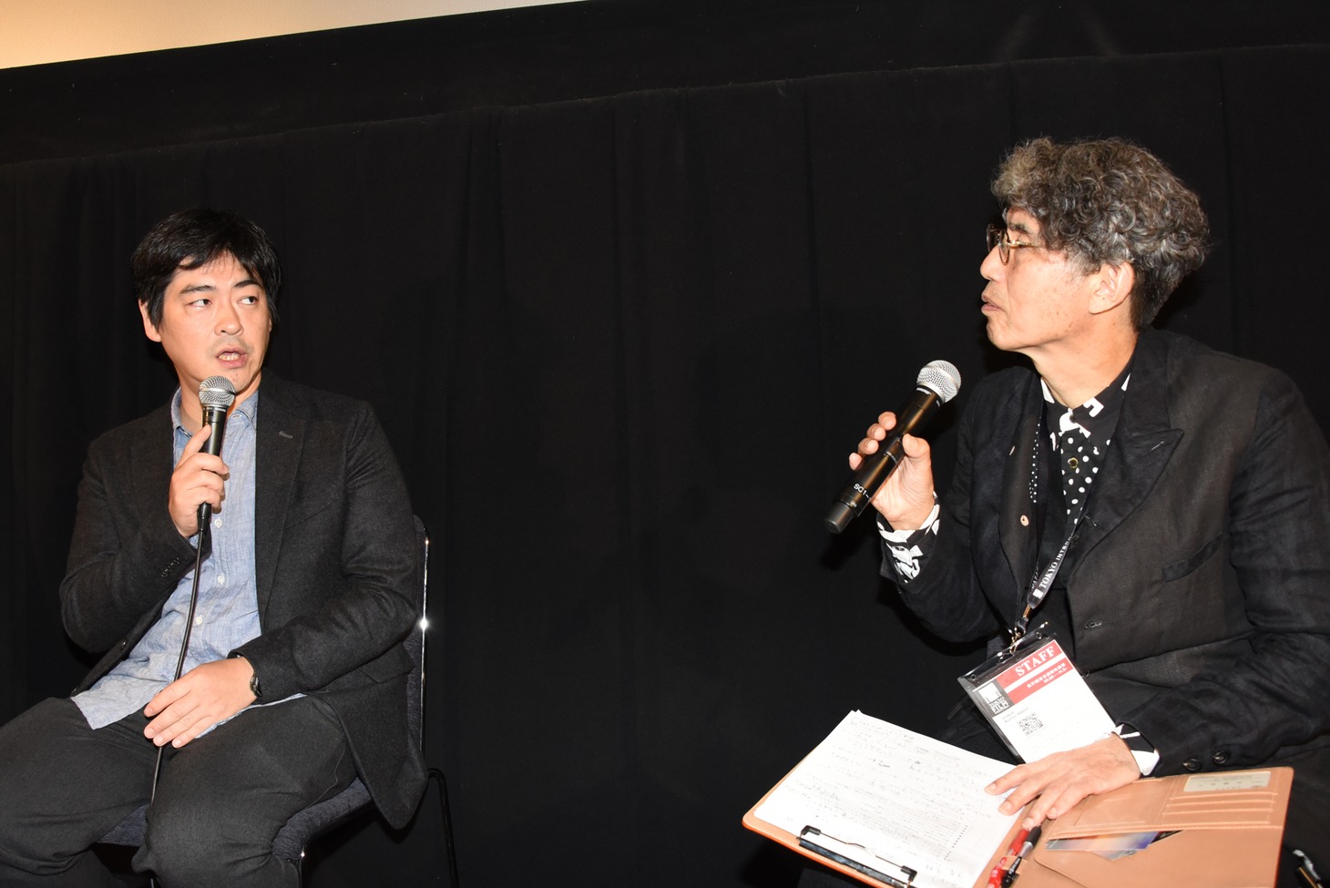 左から沖田修一、安藤紘平。