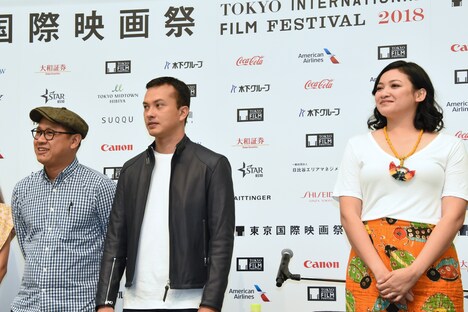 左からエドウィン、ニコラス・サプットゥラ、アグニ・プラティスタ。