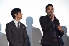 左から西島秀俊、深水元基。