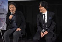 左から黒沢清、役所広司。