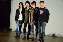 左から半田健人、村上幸平、武田航平、白倉伸一郎。