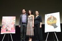 左からラミン・マタン、エズギ・チェリキ、エミネ・ユルドゥルム。