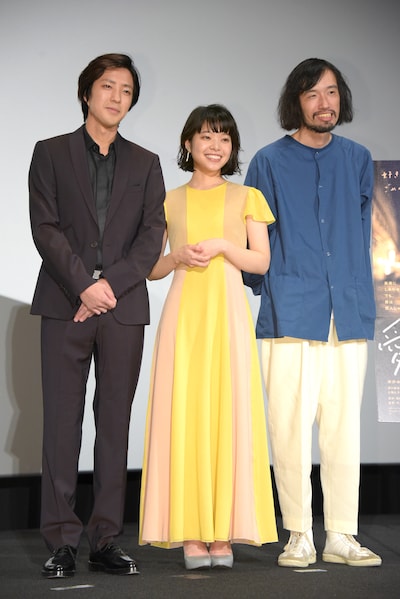 左から若葉竜也、岸井ゆきの、今泉力哉。