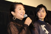 左から原日出子、木竜麻生。