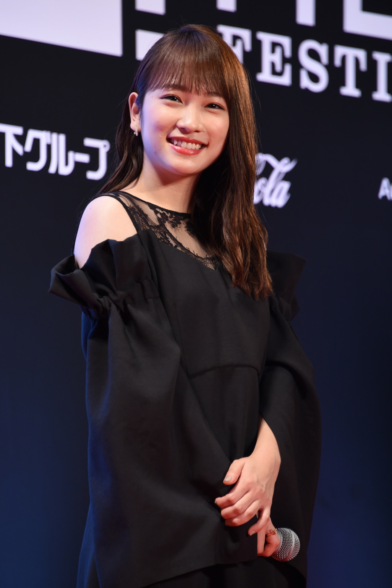 川栄李奈