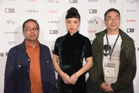 左からフルーツ・チャン、クロエ・マーヤン、ラム・キートー。