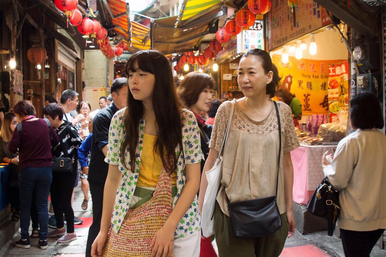 モトーラ世理奈の主演作「恋恋豆花」が東京でクランクアップ