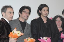 「第15回ラテンビート映画祭 LATIN BEAT FILM FESTIVAL 2018」オープニングセレモニーの様子。左からアルベルト・カレロ・ルゴ、阪本順治、オダギリジョー、アランチャ・エチェバリア。