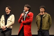 左から町田啓太、青柳翔、鈴木伸之。
