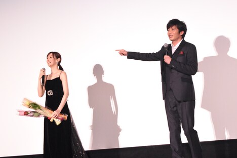 「クオリティが高すぎる」と千葉雄大を指す田中圭（右）。