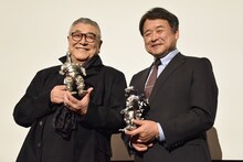 左から中尾彬、手塚昌明。