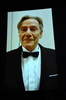 「氷の季節」でコンペティション部門の最優秀男優賞を獲得したイェスパー・クリステンセンによるビデオメッセージ。