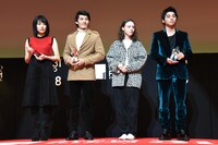 東京ジェムストーン賞の受賞者たち。左から木竜麻生、リエン・ビン・ファット、カレル・トレンブレイ、村上虹郎。