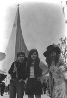 「三匹の牝蜂」 (c)東映