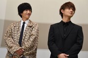 左から志尊淳、佐野勇斗。