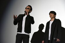 「アイム、ジャパニーズ・チャン・チェン」と挨拶した小澤雄太（左）。