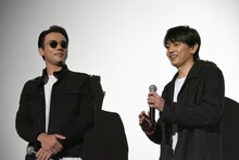 左から小澤雄太、青柳翔。