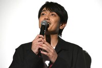 「ウォーアイニー」と言う青柳翔。