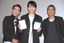 左から小澤雄太、青柳翔、SABU。